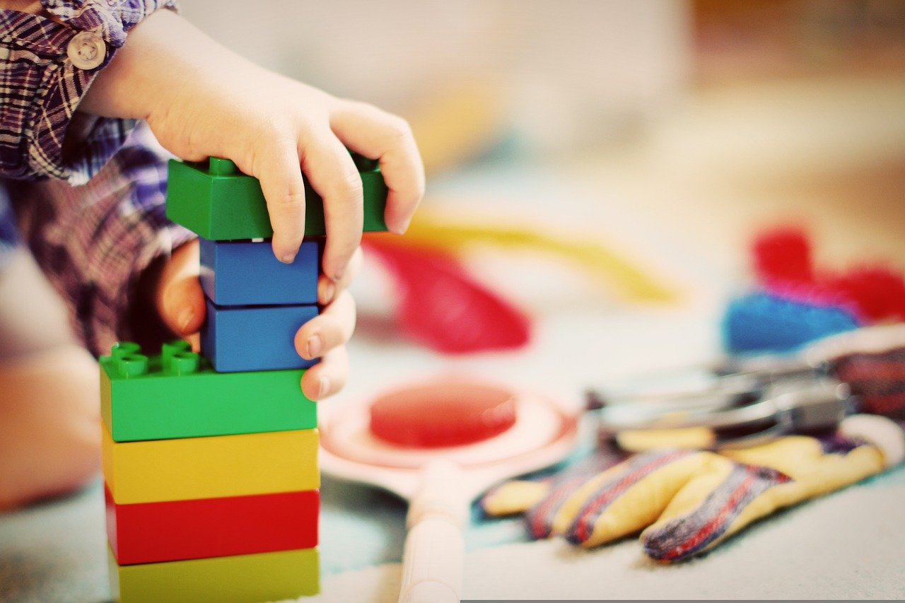 child, tower, building blocks-1864718.jpg